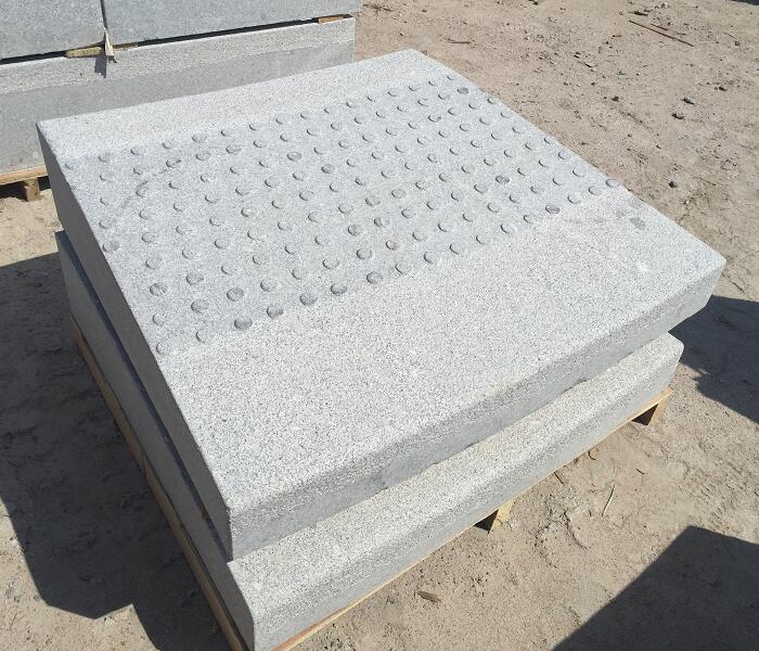 G375 large tactile paving s2